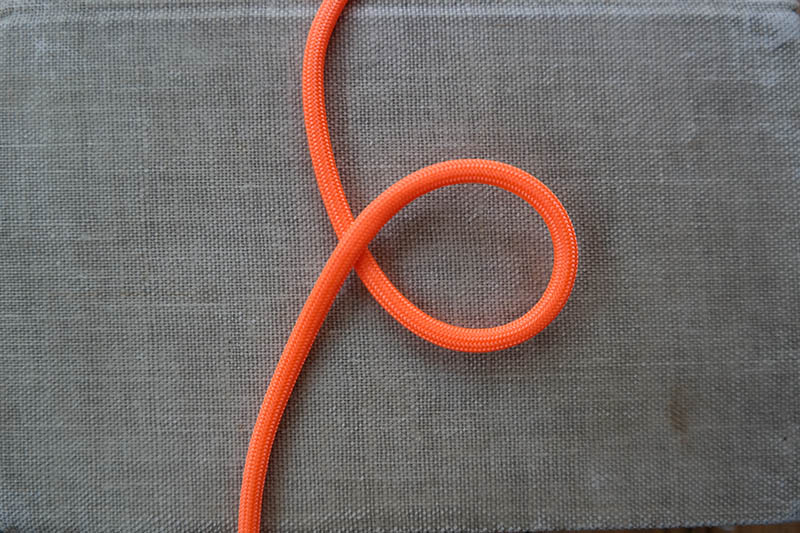 Illustration for article titled Knot Tying Process Images